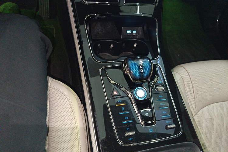 Used BYD Han 2025 DM-i 125KM Prestige Model Gear Lever