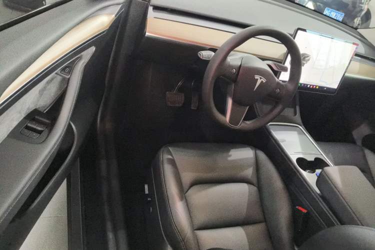 Used Tesla Model Y 2021 Standard Range Rear-Wheel Drive Version Driver Seat