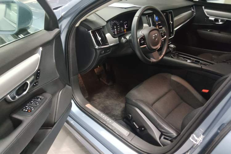 Used Volvo S90 2020 T4 SmartDrive Luxury Edition Driver Seat