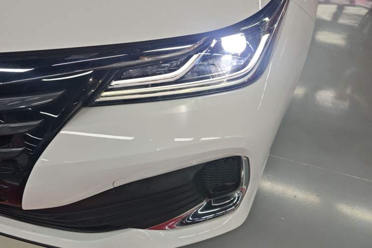 Used Toyota Allion 2021 2.0L Deluxe Edition Left Front Headlight