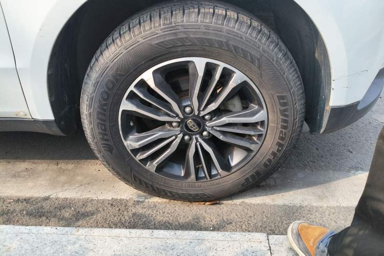 Used Geely Auto Vision X6 2016 1.8L Manual Luxury Model