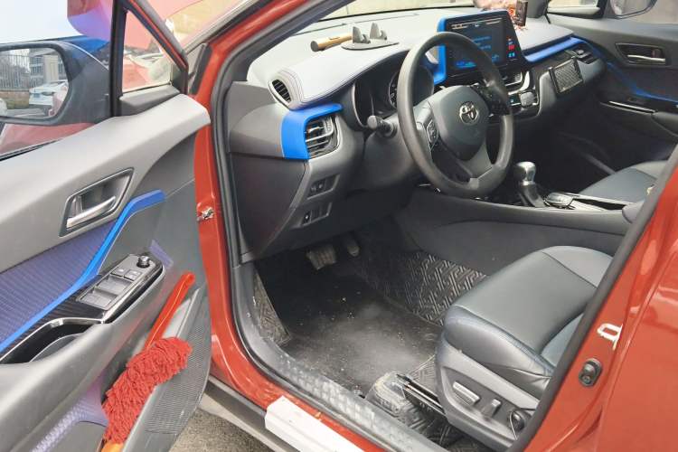 Used Toyota IZOA 2020 2.0L Enjoy Edition Interior 3