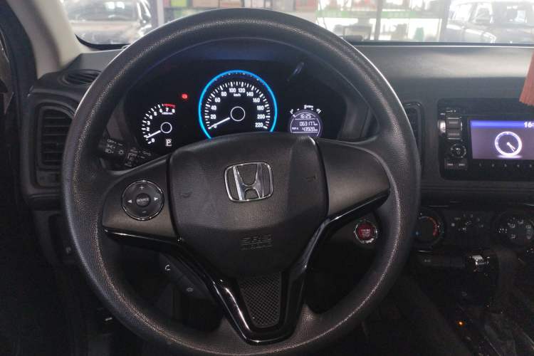 Used Honda Vezel 2016 1.8L CVT Front-Wheel Drive Pioneer Edition