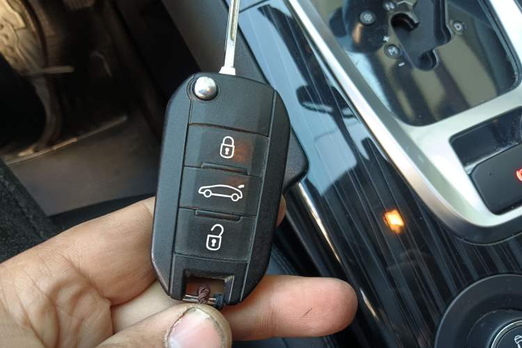 Used Peugeot 3008 2015 1.6THP Automatic Prestige Edition Vehicle Key