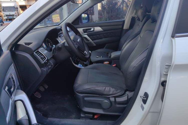 Used Haval H2 2016 Red-Label 1.5T Manual Two-Wheel Drive Luxury Model
