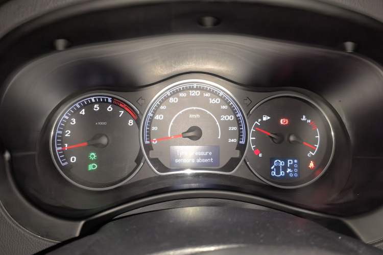 Used Renault Koleos 2012 2.5L 4x4 Comfort Edition with Navigation
