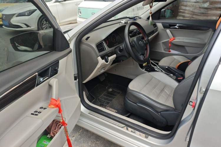 Used Volkswagen Gran Lavida 2014 1.4TSI Automatic 30th Anniversary Edition