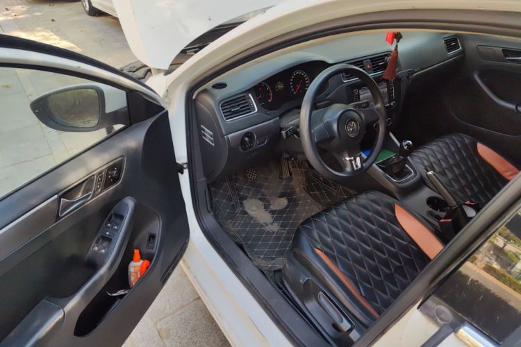 Used Volkswagen Sagitar 2014 1.6L Manual Fashion Edition