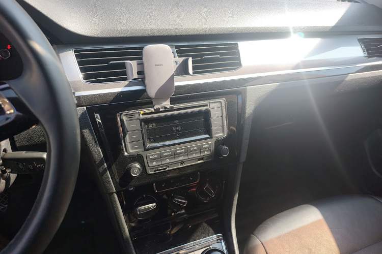 Used Volkswagen Bora 2016 1.6L Manual Comfort Model
