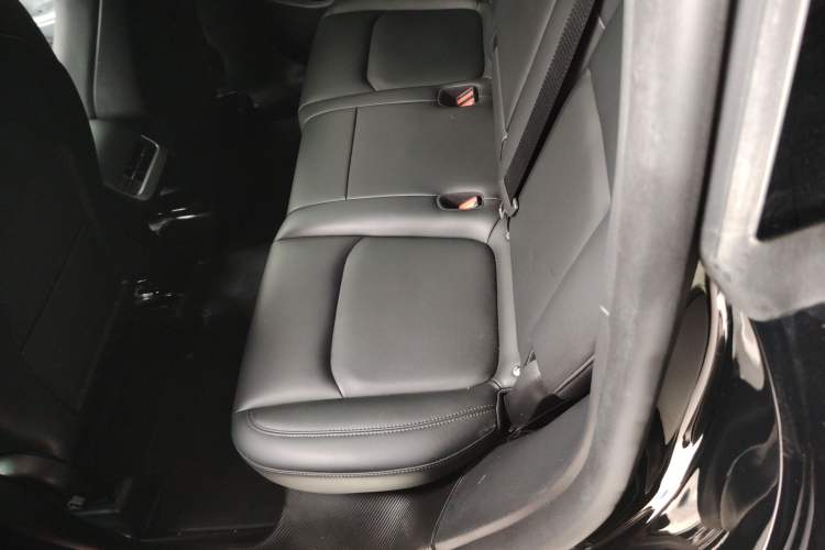 Used Tesla Model Y 2023 Long-Range All-Wheel-Drive Version
