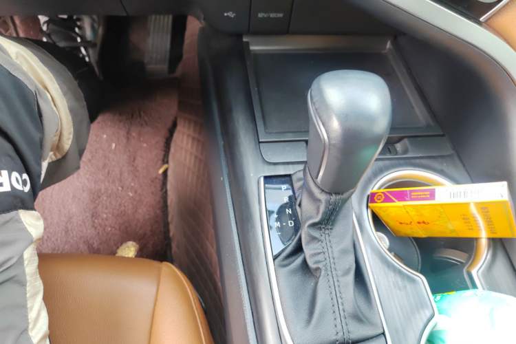 Used Toyota Camry 2021 2.0G Luxury Edition Gear Lever