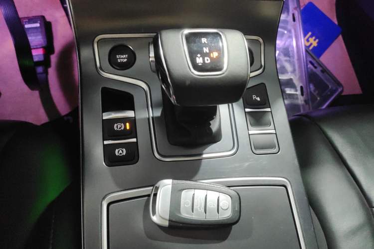 Used Hongqi H5 2022 Classic Model Facelift 1.8T Automatic Smart Connect Flagship Edition
