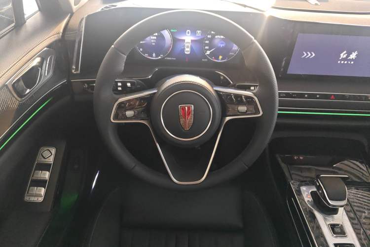 Used Hongqi H9 2025 2.0T Two-Wheel Drive Flagship Luxury Business Edition 5 Seats
