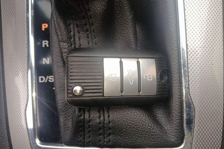 Used Roewe RX5 2016 20T Two-Wheel Drive Automatic Flagship Edition
