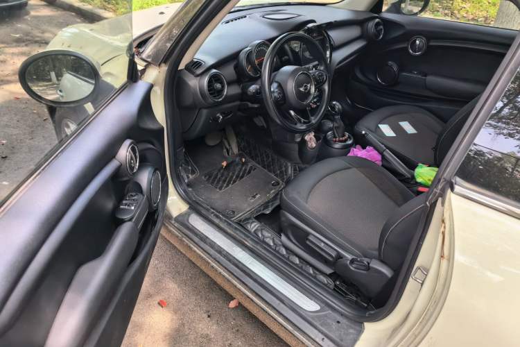 Used MINI 2014 1.2T ONE+ Driver Seat