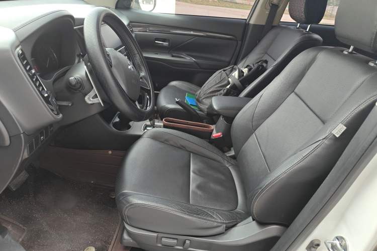 Used Mitsubishi Outlander 2016 2.4L 4x4 Elite Edition 5 Seats