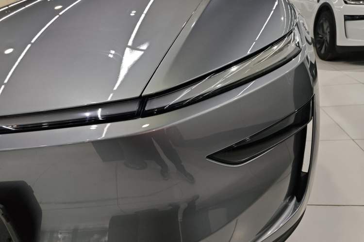 Used Tesla Model Y 2025 Rear-Wheel-Drive Version
