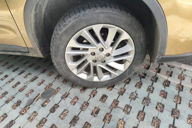 Used GAC Trumpchi GS4 2017 200T G-DCT Two-Wheel Drive Comfort Edition Right Front Wheel Hub