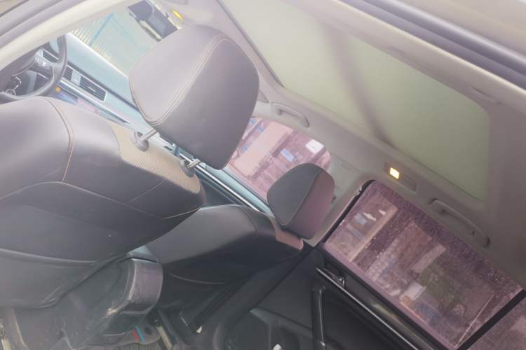 Used Volkswagen C-TREK 2018 1.5L Automatic Comfort Model Headliner