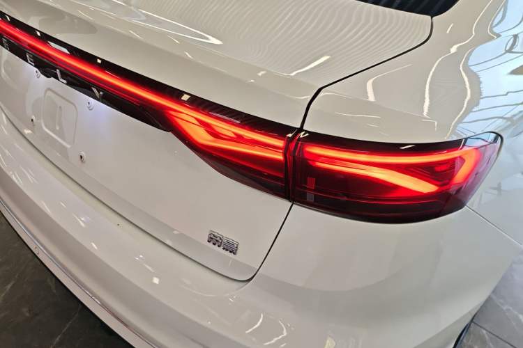 Used Geely Auto Emgrand 2022 4th Generation 1.5L CVT Flagship Model
