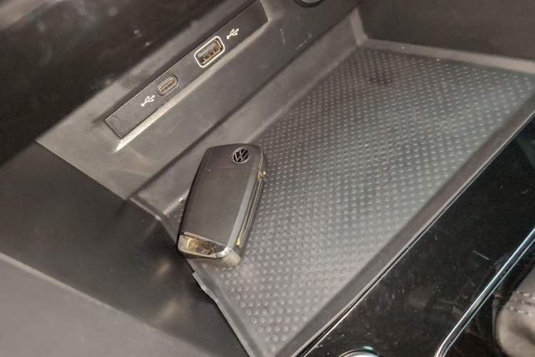 Used Volkswagen Tiguan L 2022 330TSI Automatic Two-Wheel Drive Smart Edition Interior 1