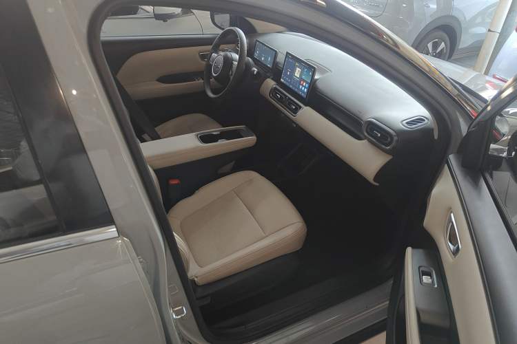 Used Wuling Bingo PLUS 2024 510 km Flagship Edition Four-Seater Version
