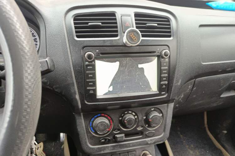 Used Dongfeng Fengon 330 2014 1.5L Manual Utility Version DK15