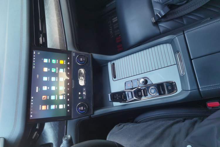 Used Lynk & Co 09 2021 2.0T Halo Seven-Seater