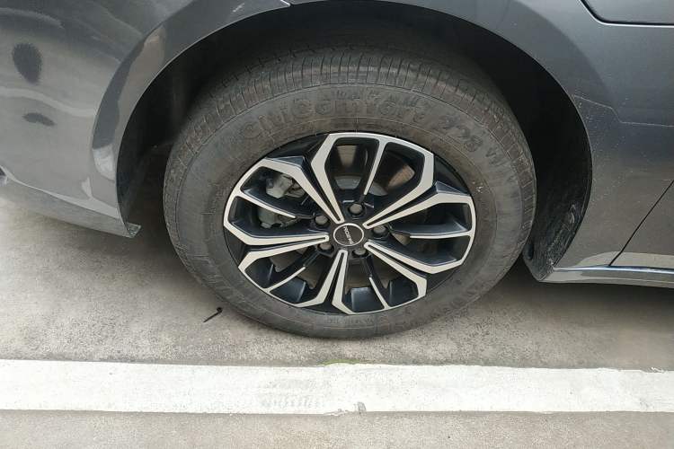 Used Roewe i6 MAX New Energy 2023 EV 420 Skyroof Special Edition Left Front Wheel Hub
