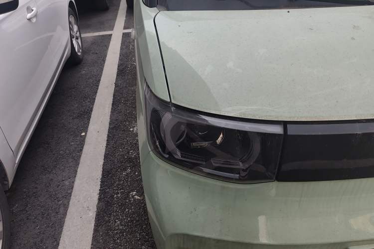 Used Wuling Hongguang MINIEV 2022 Macaron Premium Model – Lithium Ternary Battery
