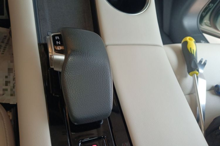 Used Hima AITO M5 2022 Extended-Range Four-Wheel Drive Ultimate Edition Gear Lever