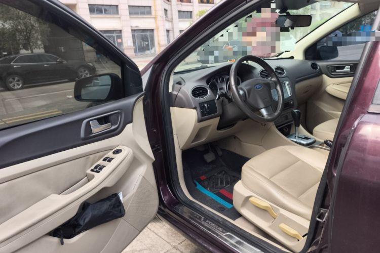 Used Ford Focus 2013 Sedan Classic 1.8L Automatic Fashion Edition
