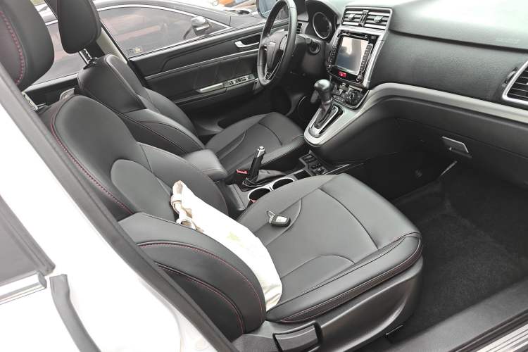 Used Haval H6 2017 Red-Label Sport Edition 1.5T Automatic Two-Wheel Drive Luxury Model Right Front Seat