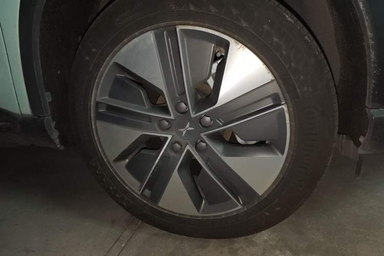 Used XPeng G3 2021 G3i 460N Right Front Wheel Hub