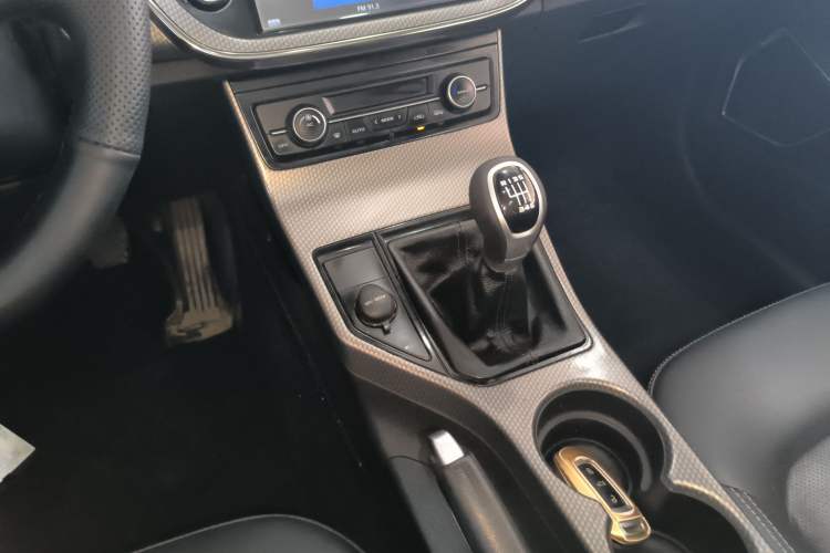 Used Geely Auto Emgrand GS 2016 Elegant Edition 1.8L Manual LingShang Model Gear Lever