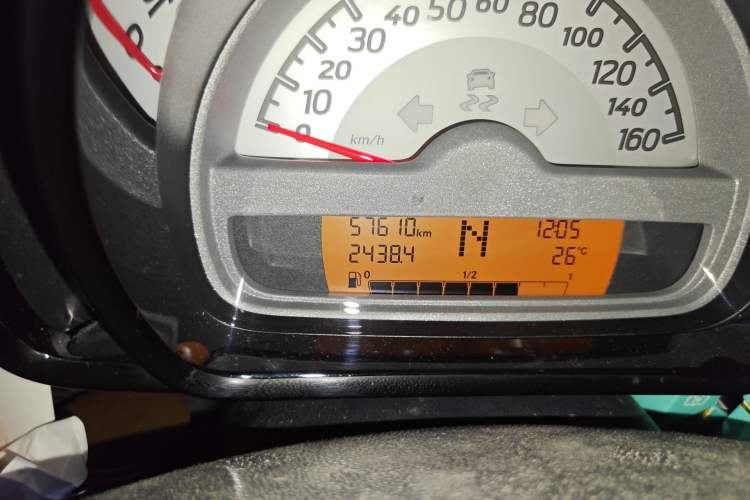 Used smart fortwo 2013 1.0 MHD Hardtop City Ranger Special Edition Odometer Close Up