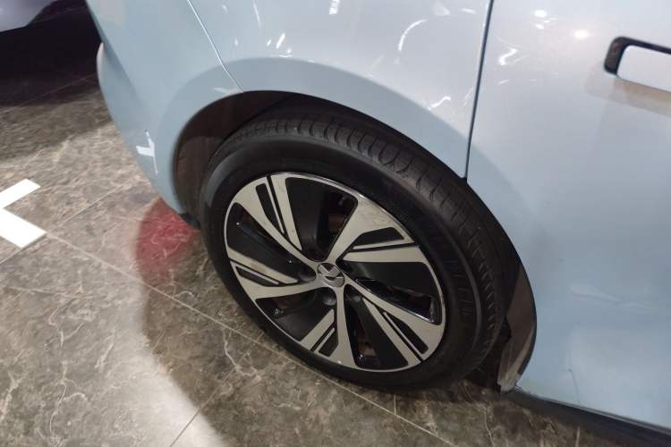 Used Nio ET5 2024 75 kWh Right Rear Wheel Hub