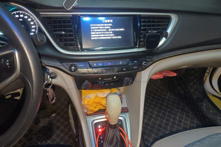 Used Buick GT 2016 15N Automatic Elite Edition Audio And AC Panel