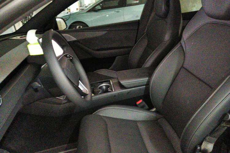 Used Tesla Model Y L 2025 Model Long-Range All-Wheel-Drive Version Left Front Seat