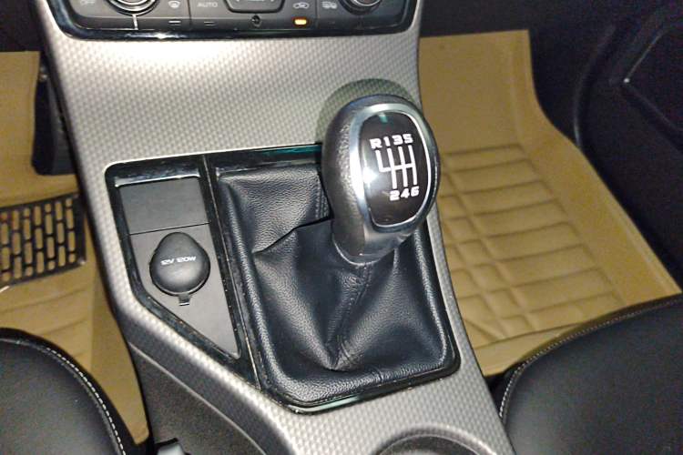 Used Geely Auto Emgrand GS 2016 Sports Edition 1.8L Manual LingShang Model Gear Lever