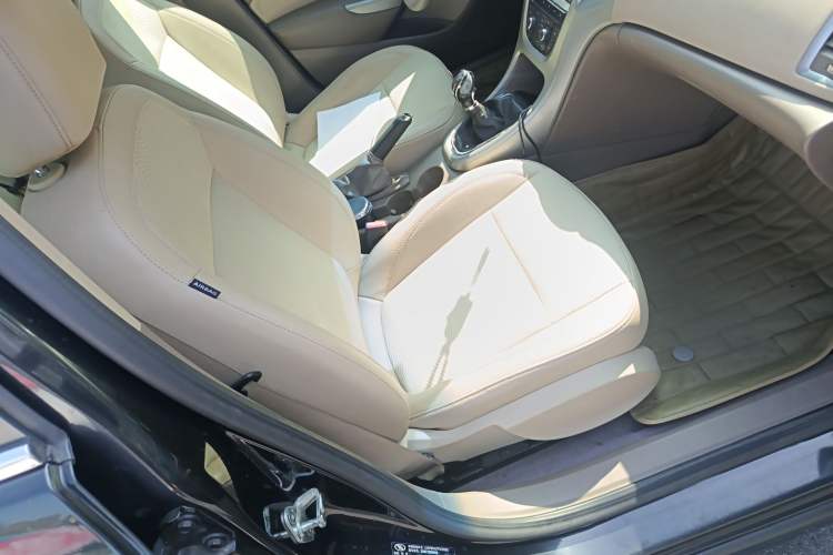 Used Buick GT 2013 GT 1.6L Manual Entry-Level Model