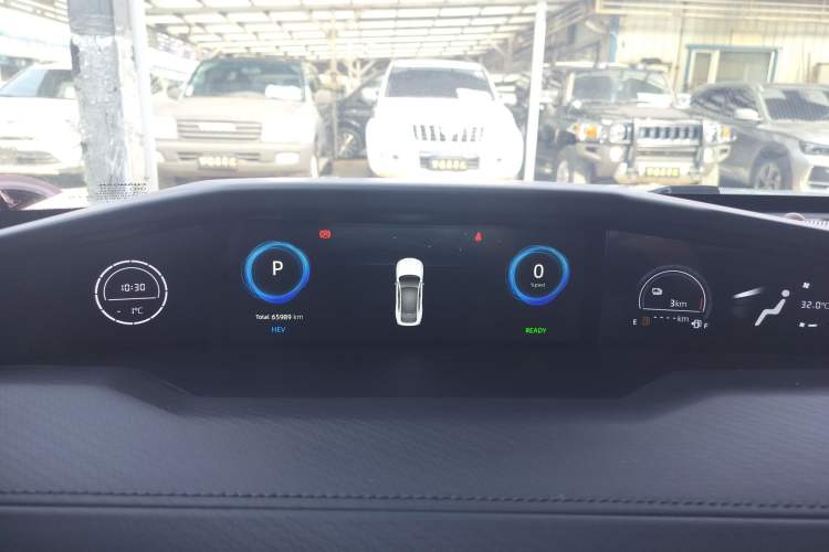 Used Changan UNI-V iDD 2023 ZhiDian iDD 1.5T 113km Smart & Fun Version
