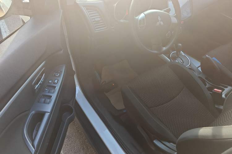 Used Mitsubishi ASX 2013 2.0L CVT Two-Wheel Drive Elite Edition
