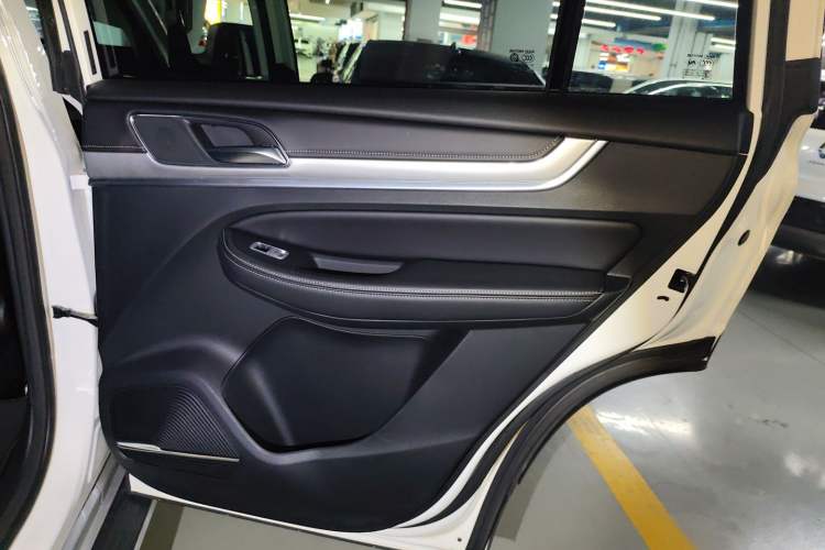 Used Roewe RX8 2019 30T Two-Wheel Drive Supreme Flagship Edition
