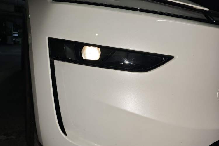 Used Tesla Model Y 2025 Rear-Wheel-Drive Version