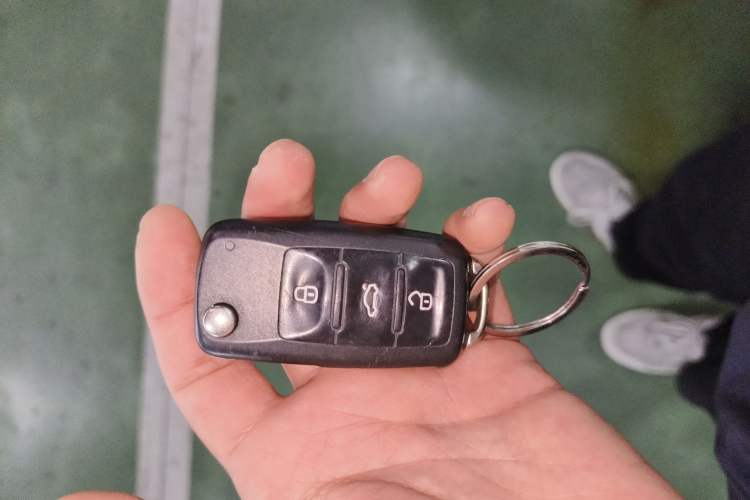 Used Skoda Rapid 2018 1.6L Manual Comfort Edition Vehicle Key