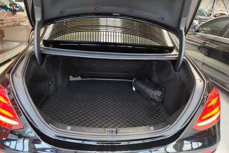 Used Mercedes-Benz E-Class 2018 Restyled E 300 L Sport Luxury Edition
