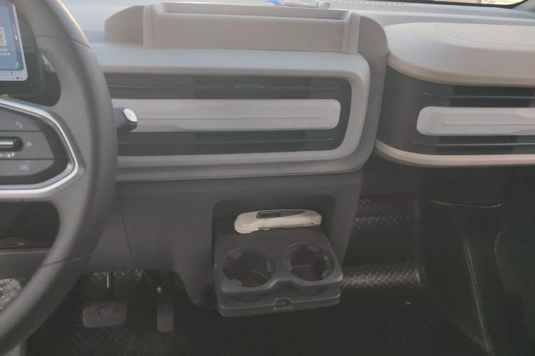 Used SAIC MAXUS Dana V1 2023 V1 Short Wheelbase High Roof (43 kWh)