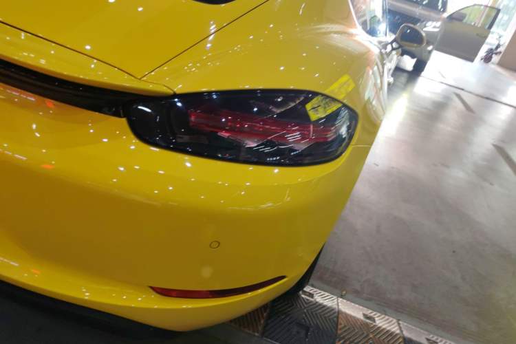 Used Porsche 718 2016 Cayman 2.0T
