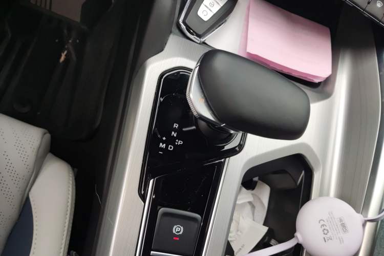 Used Geely Auto Preface 2023 2.0TD Prestige Version Gear Lever